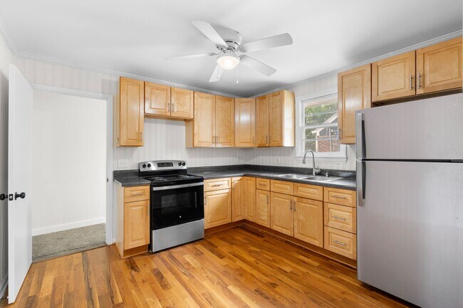 Building Photo - 1036 Seymour Ave