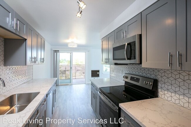 Building Photo - 5600 California Ave SW