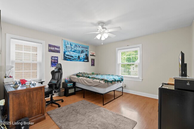 Building Photo - 726 Parkway Dr