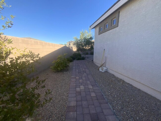 Building Photo - 799 Flowing Meadow Dr