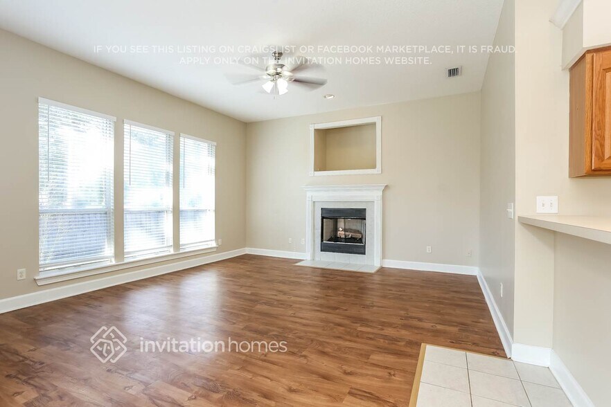 Building Photo - 538 New Brunswick Terrace