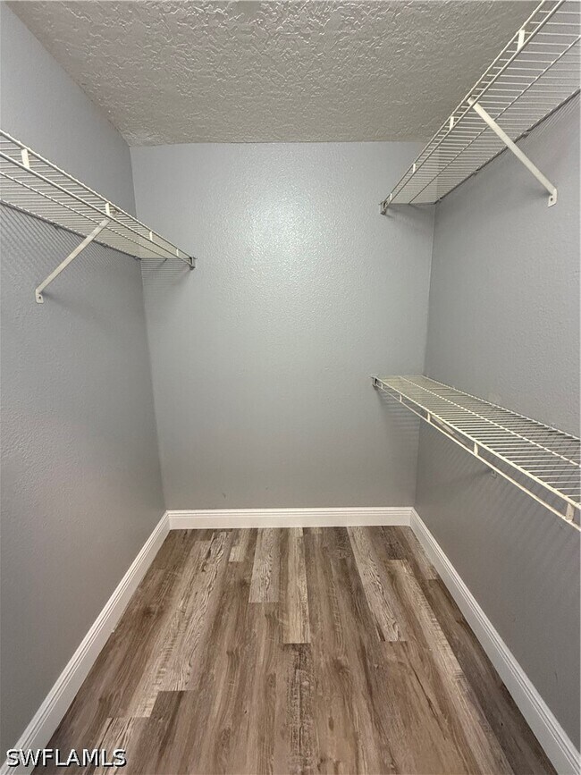 Building Photo - 11571 Villa Grand