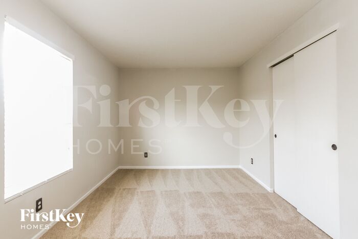 Building Photo - 8440 Wanda Lake Dr