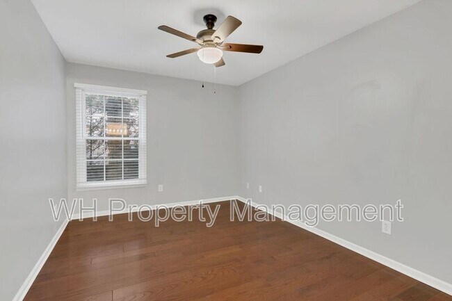 Building Photo - 1620 18th Ave S