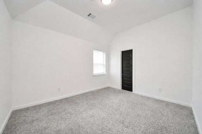 Building Photo - 8906 Iron Forge Rd