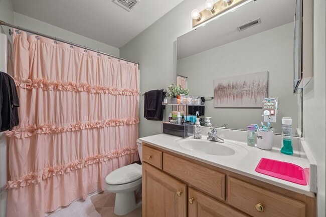 Building Photo - Stunning Townhome for Rent in Whitsett!