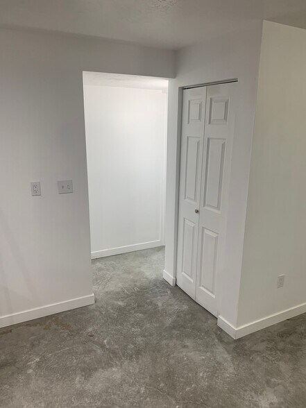 Building Photo - 2777 E Clarkstone Dr