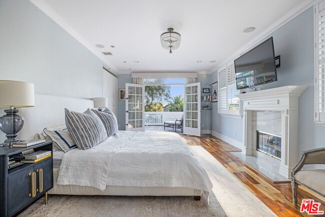 Building Photo - 765 N Almar Ave