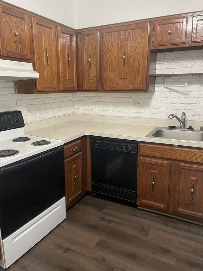 Building Photo - 13019 Trumbull Dr