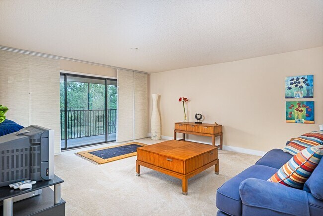Building Photo - Furnished Townhouse in Plantation Bay