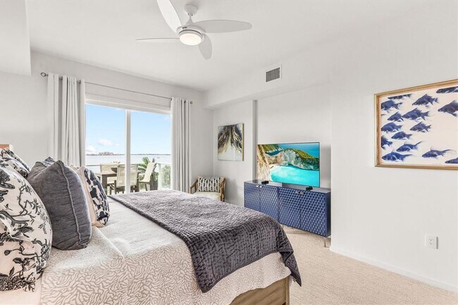 Building Photo - 1020 Sunset Point Rd