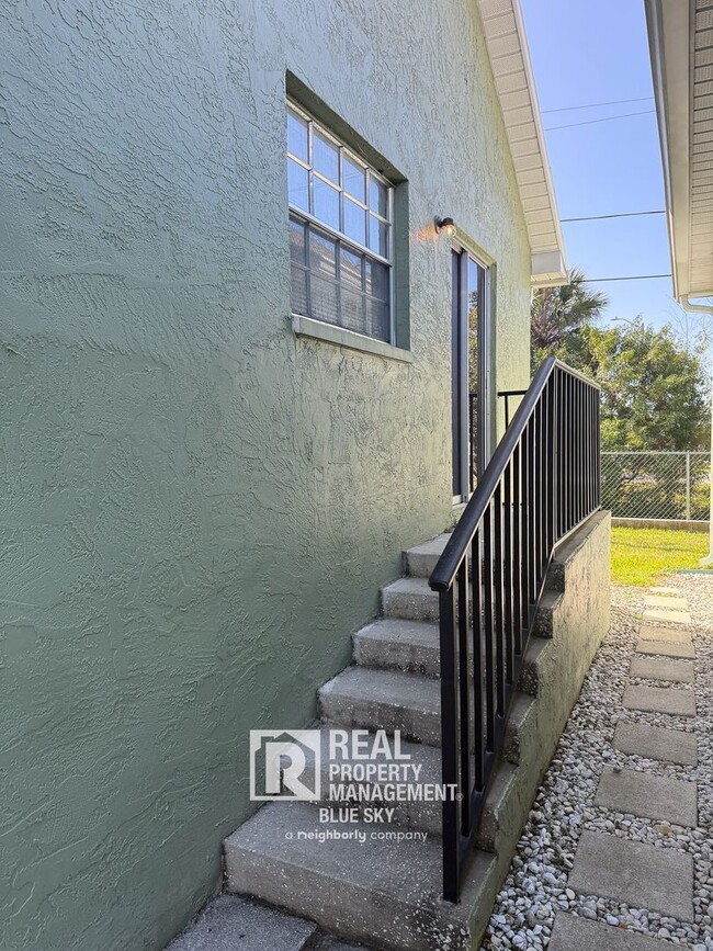 Building Photo - 6704 Hickorywood Ln