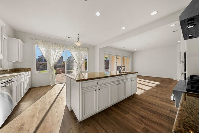 Building Photo - 7585 Mindy Mae Ln