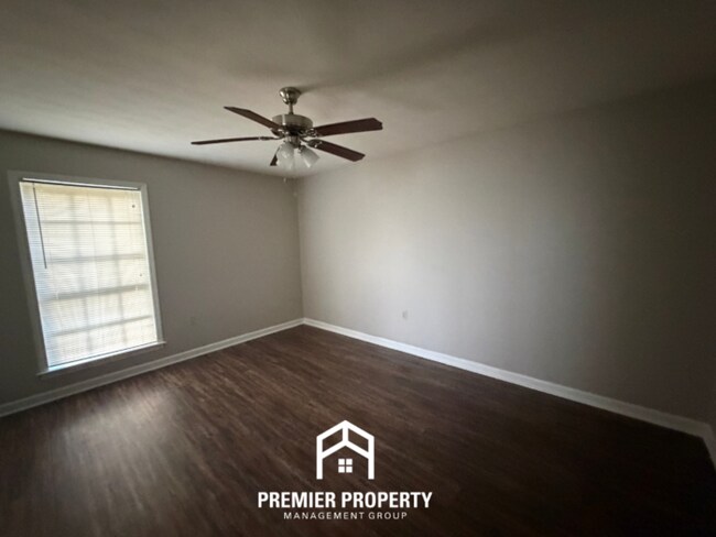 Building Photo - 3712 Covington Pike