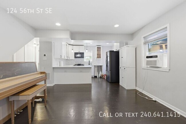 Building Photo - 124 56th St SE