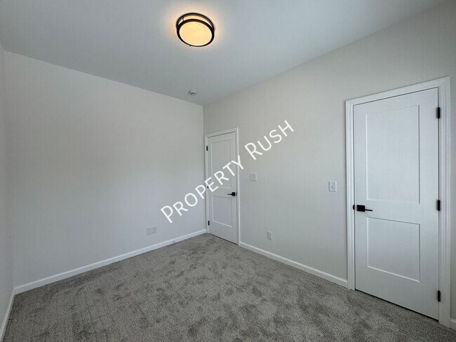 Building Photo - 1852 Wilberforce St