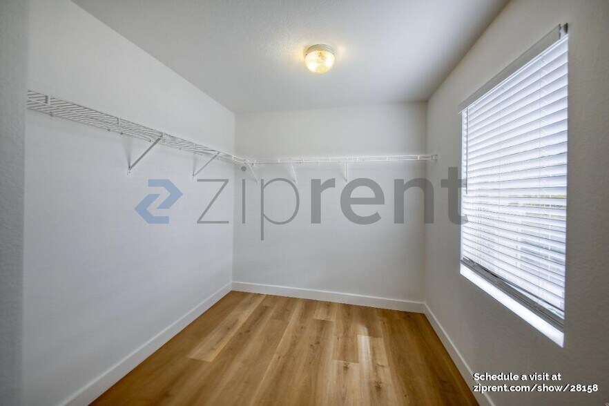 Building Photo - 17 Armory Pl