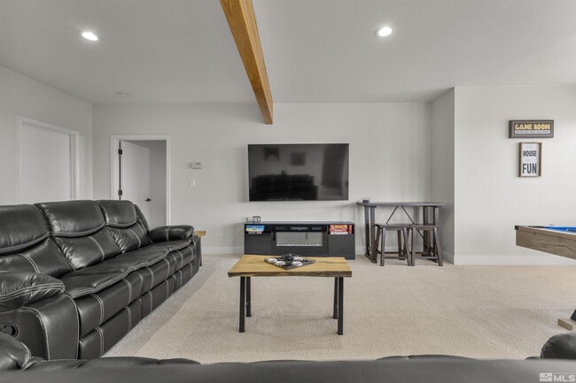 Building Photo - 3400 Southampton Dr