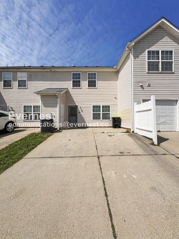 Building Photo - 8644 Thomas Ln