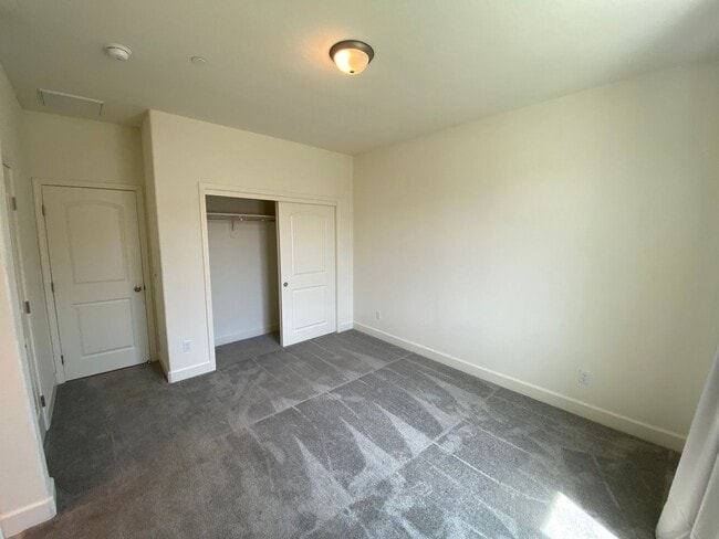 Building Photo - Charming home located in Arbor Gates community. Coming soon!
