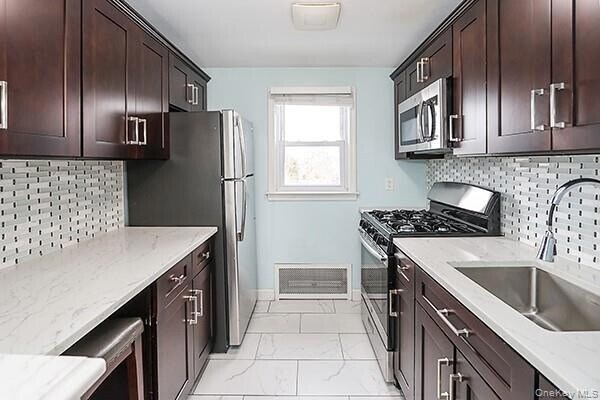 Building Photo - 926 2nd Ave