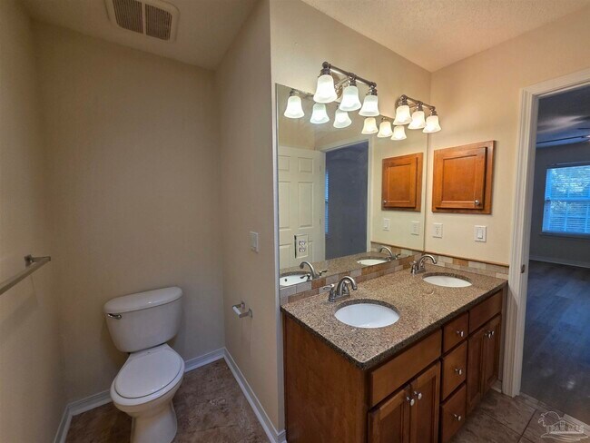 Building Photo - 6204 Pomeral Summit St