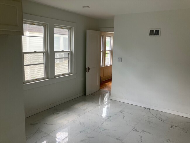 Building Photo - 2330 N 47th St