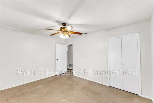 Building Photo - 5209 Jasmine Ave