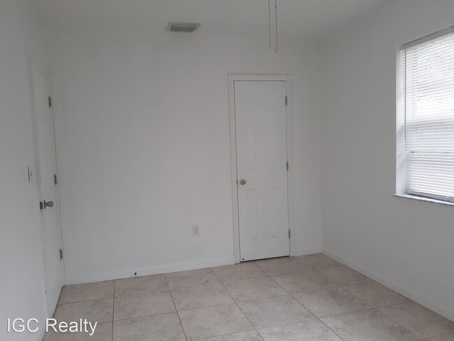 Building Photo - 3 br, 2 bath House - 907 Espanola Way