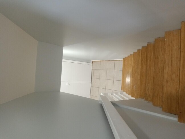 Building Photo - 4101 Kinsway