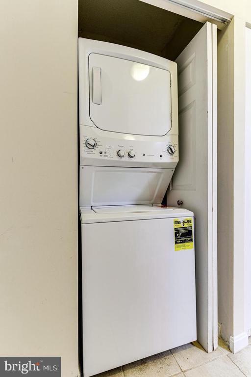 Building Photo - 3101 N Hampton Dr