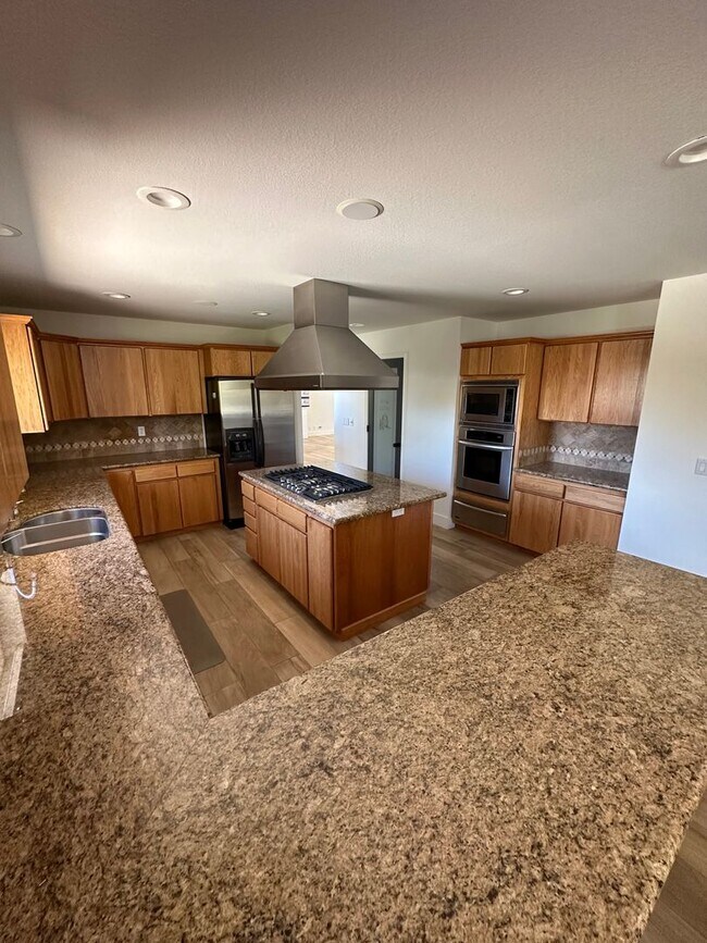 Building Photo - Beautiful Fieldcreek Ranch Exclusive Home