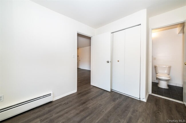 Building Photo - 7 Lake St