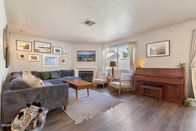 Building Photo - 40144 Cantara Dr