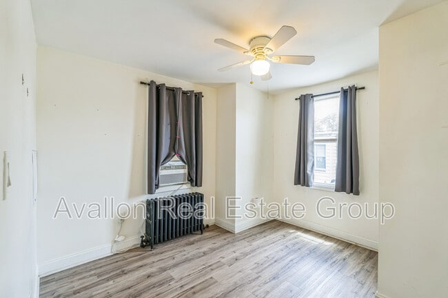 Building Photo - 1124 W Nevada St