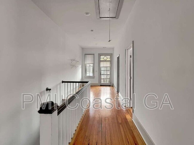 Building Photo - 314 W 42nd St