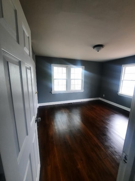 Building Photo - 716 E Highland Ave