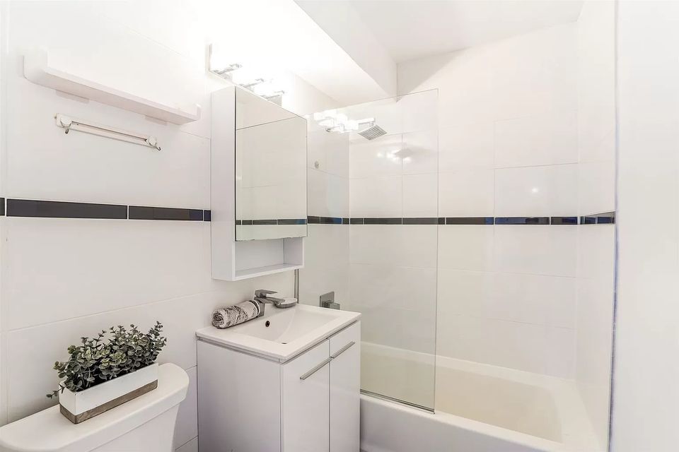 Building Photo - 500 Central Ave