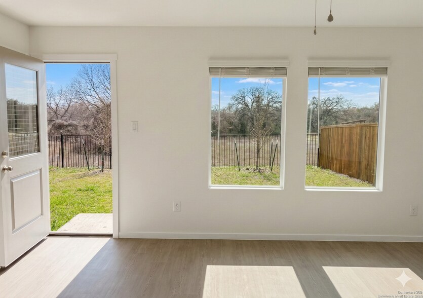 Building Photo - 1913 Ventasso Blvd