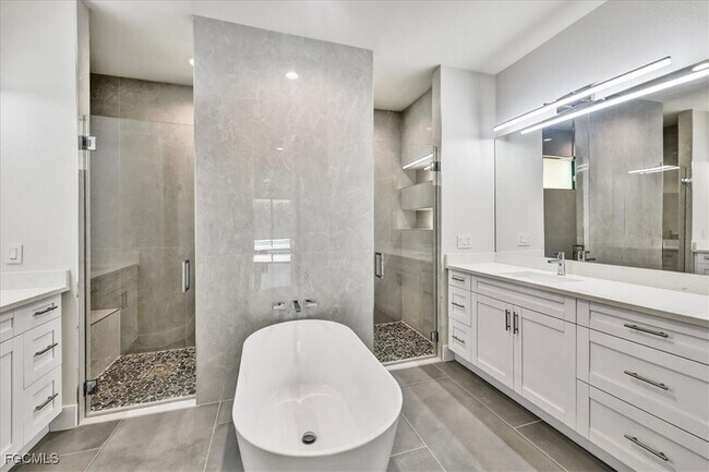 Building Photo - 2602 SW 27th St