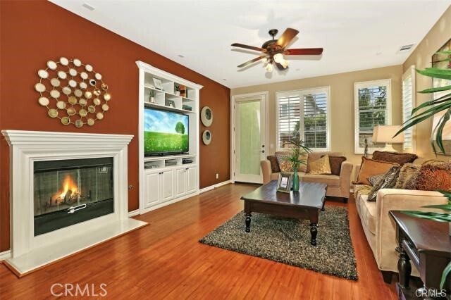 Building Photo - 87 Wonderland