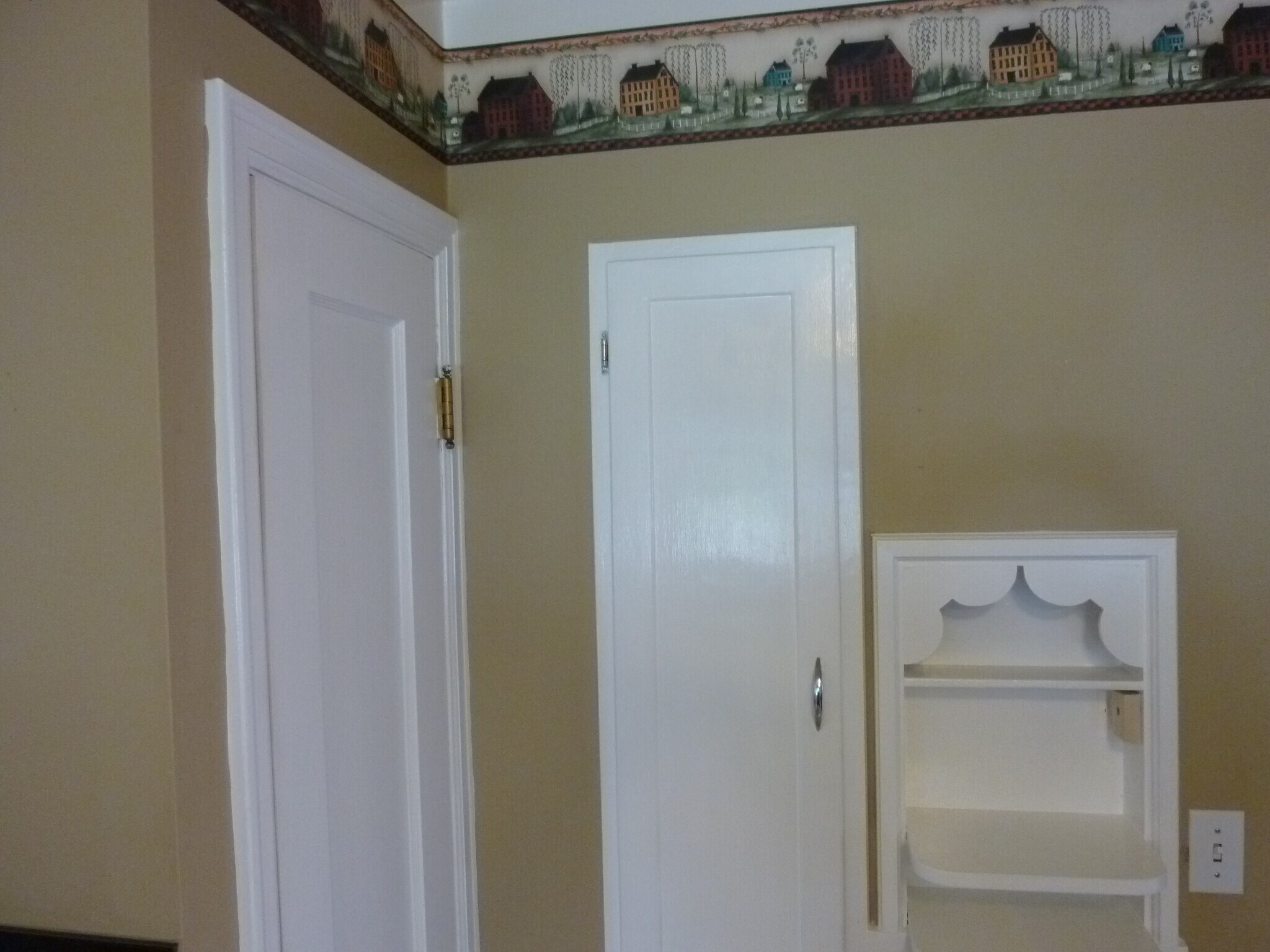 Building Photo - 825 E 35th Ave