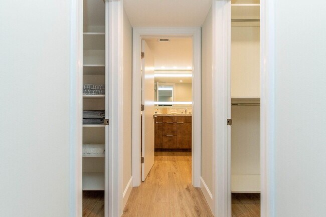 Building Photo - 5380 N Ocean Dr