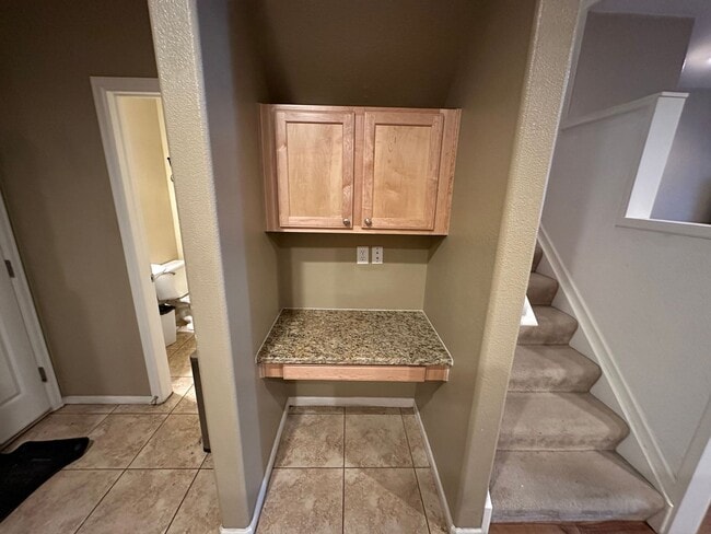 Building Photo - 3 Bed 3 bath Townhome in Castle Rock!