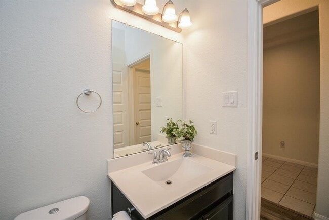 Building Photo - 22211 Weller Oaks Dr