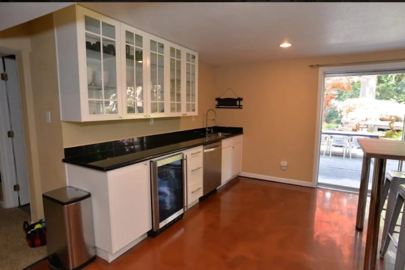 Building Photo - 6850 SW 68th Ave