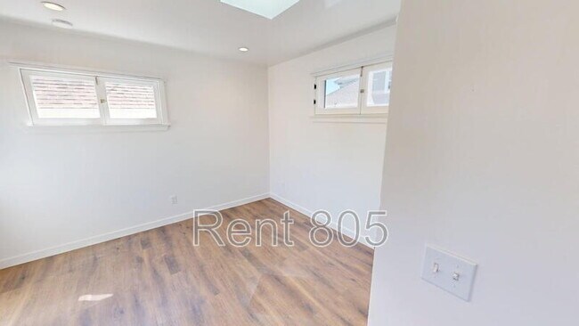 Building Photo - 39 N Laurel St