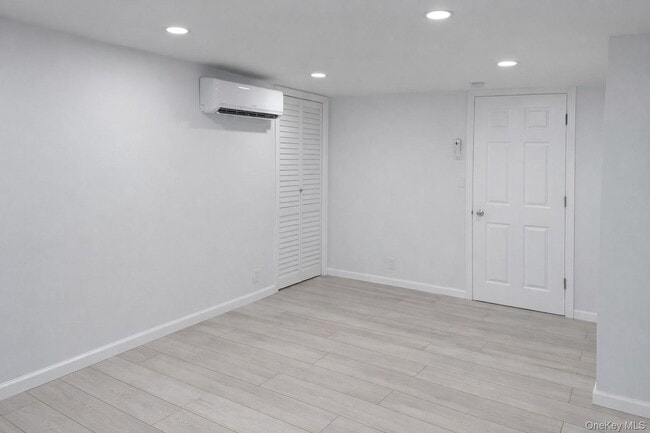 Building Photo - 70 S Cottage St