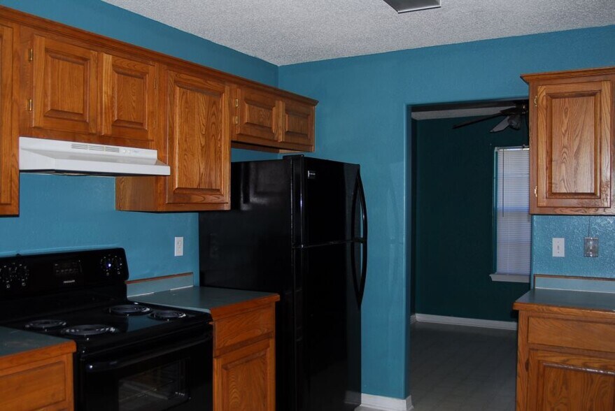 Building Photo - 14486 Williamsburg Dr