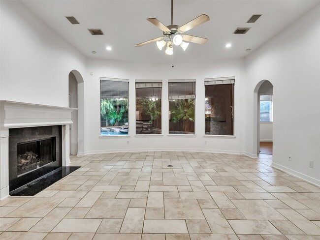 Building Photo - 1211 Sterling Ct